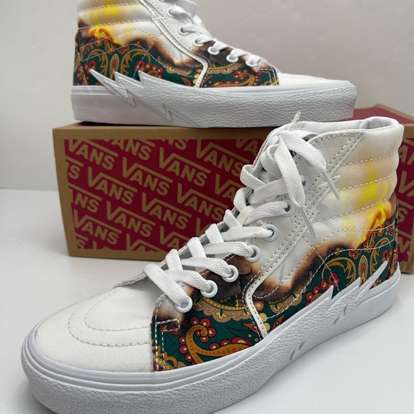 Vans Men’s Sk8-Hi Bolt (Big Reveal) True White/P Sneakers
VN0A5JIVAZQ - Picture 15 of 16